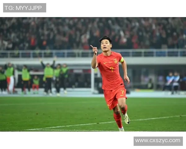 武磊与秦升的对决:从球场争锋到场外故事的深度解析